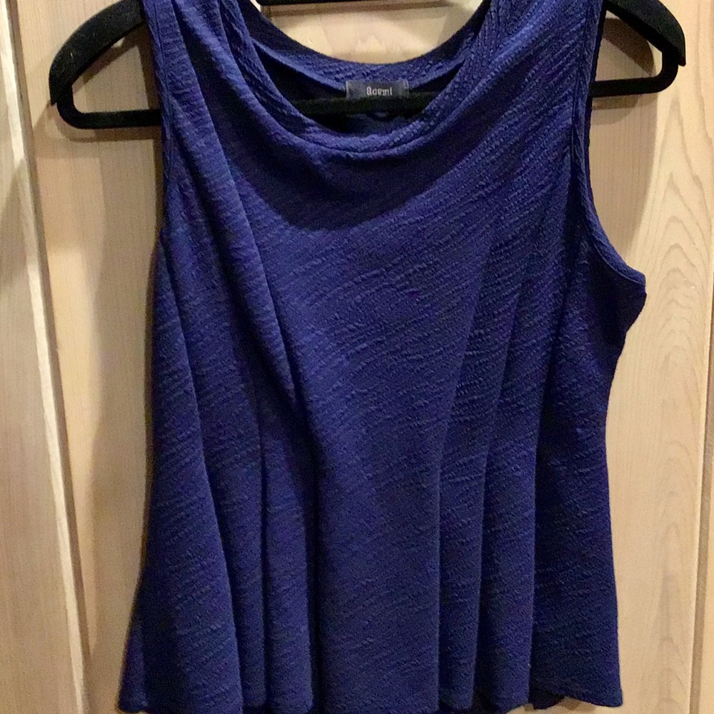 🌺 Sleeveless Peplum style Top